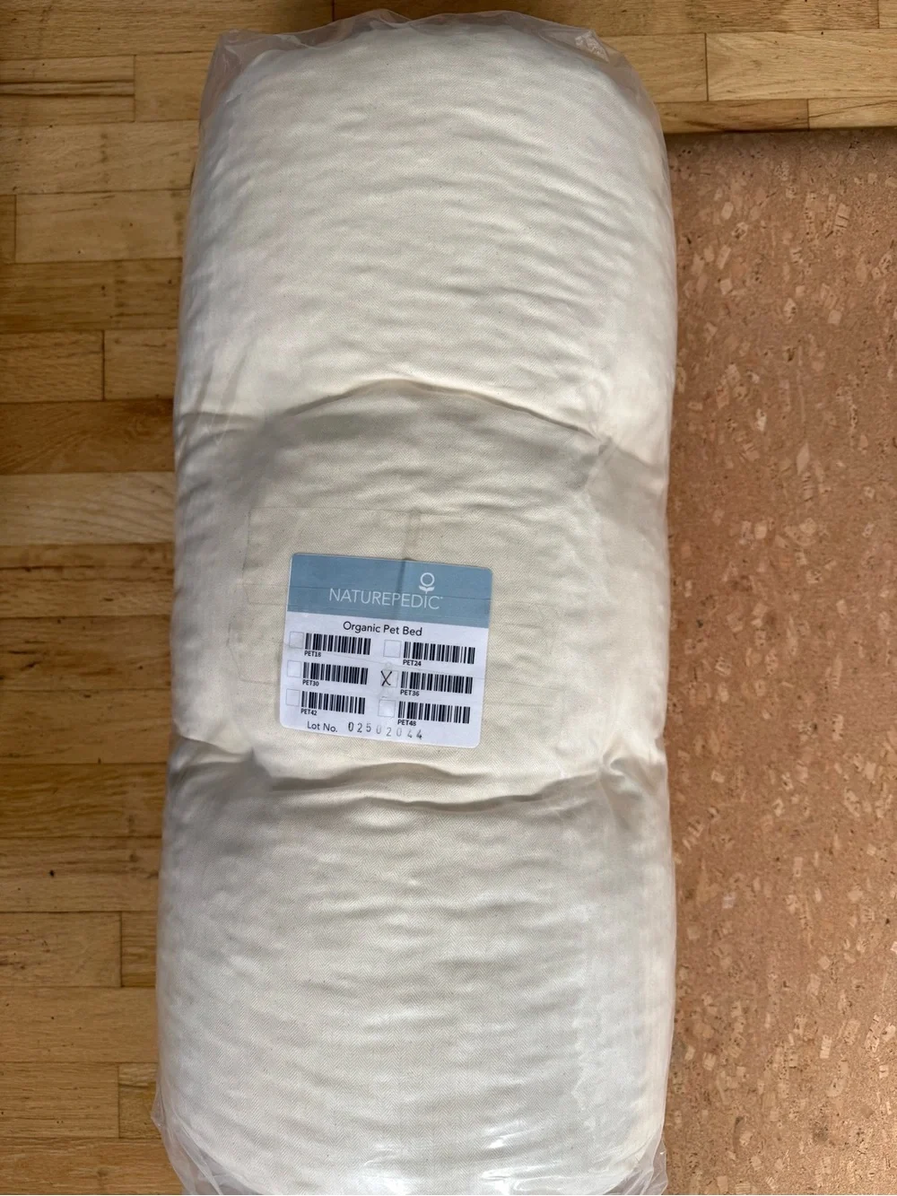 Naturepedic Organic LARGE Pet Bed with waterproof cover 36 inch NEW